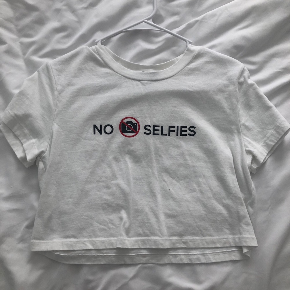 No selfies crop top